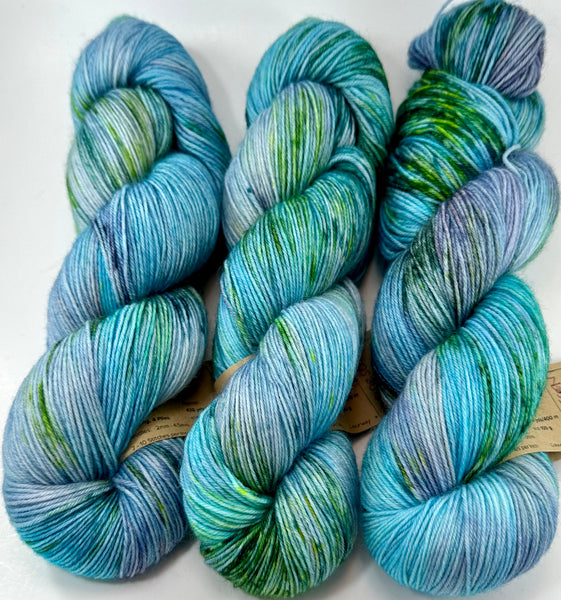 Hand Dyed Yarn "Viridescent + Blue OOAK" Green Emerald Avocado Lime Yellow Blue Turquoise Teal Speckled Polwarth Fine Fingering Superwash 438yds 100g